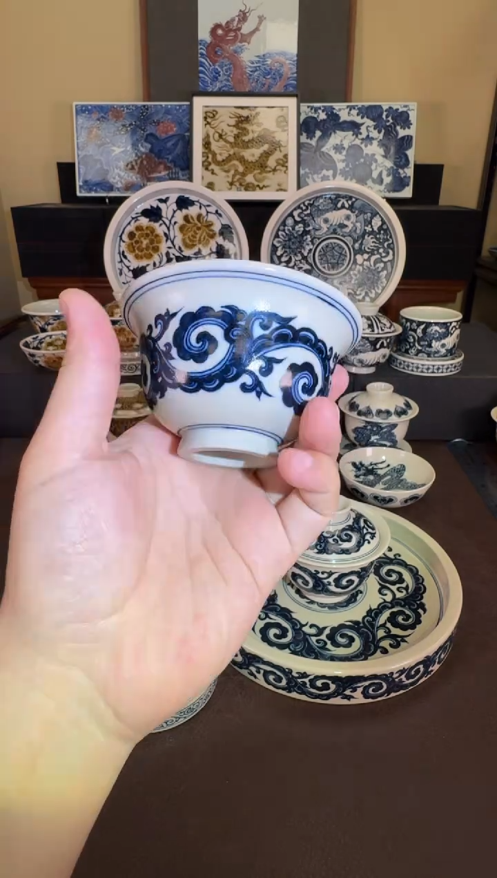 【闪购商品】二号釉卷草纹压手杯