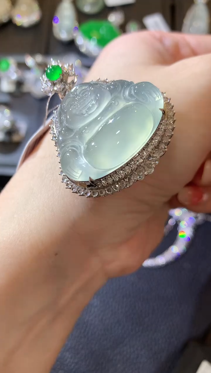 【闪购商品】翡翠吊坠(不含链)18K金镶嵌W69 