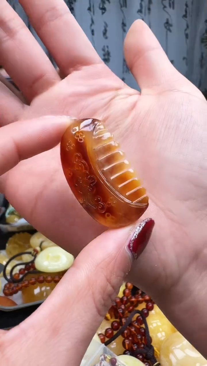 【闪购商品】琥珀裸石未镶嵌挂坠