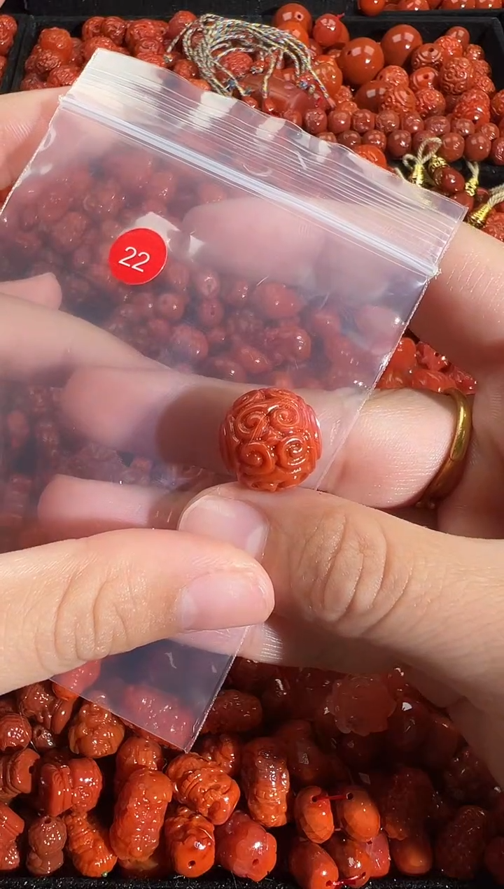 颈饰未镶嵌南红玛瑙1