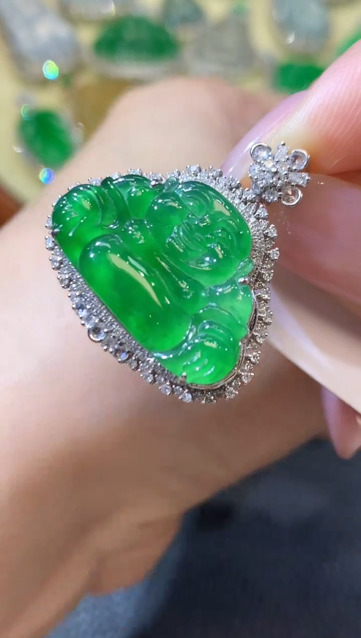 【闪购商品】翡翠吊坠(不含链)18K金镶嵌C41