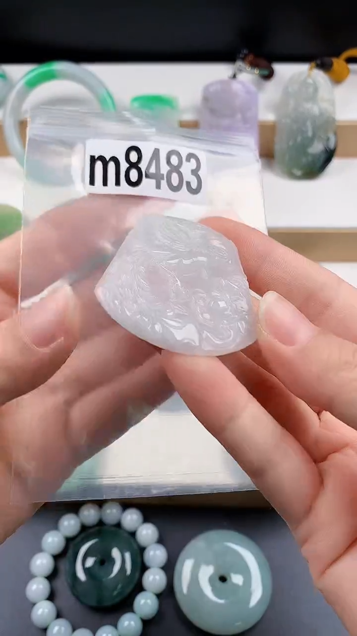 颈饰未镶嵌翡翠天然翡翠吊坠挂件