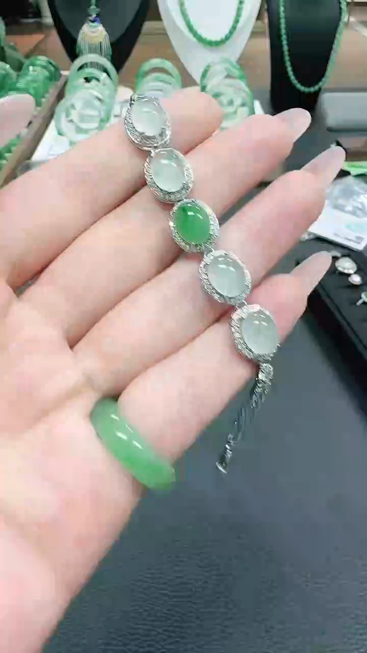 未镶嵌1石英质玉（非洲翠）/6819