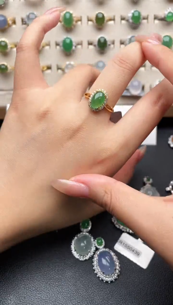 未镶嵌戒指翡翠一物一证一礼盒