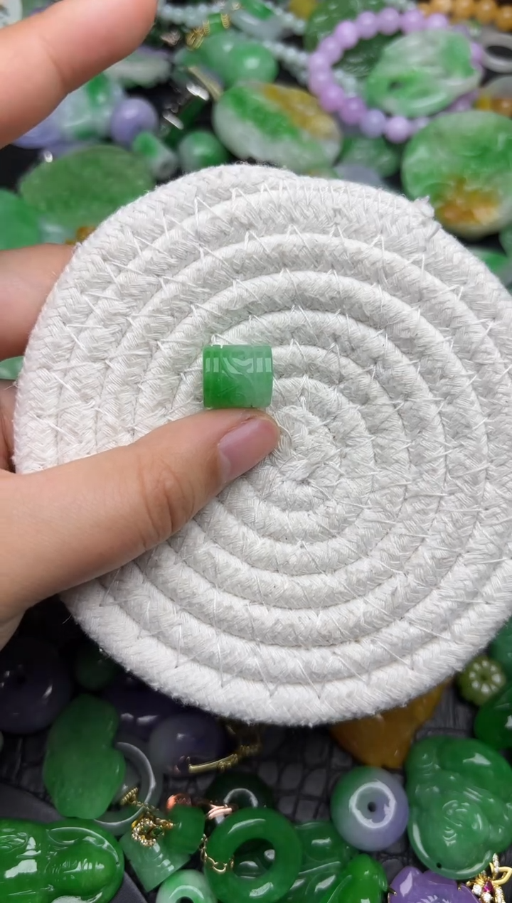 颈饰未镶嵌翡翠缅甸翡翠吊坠