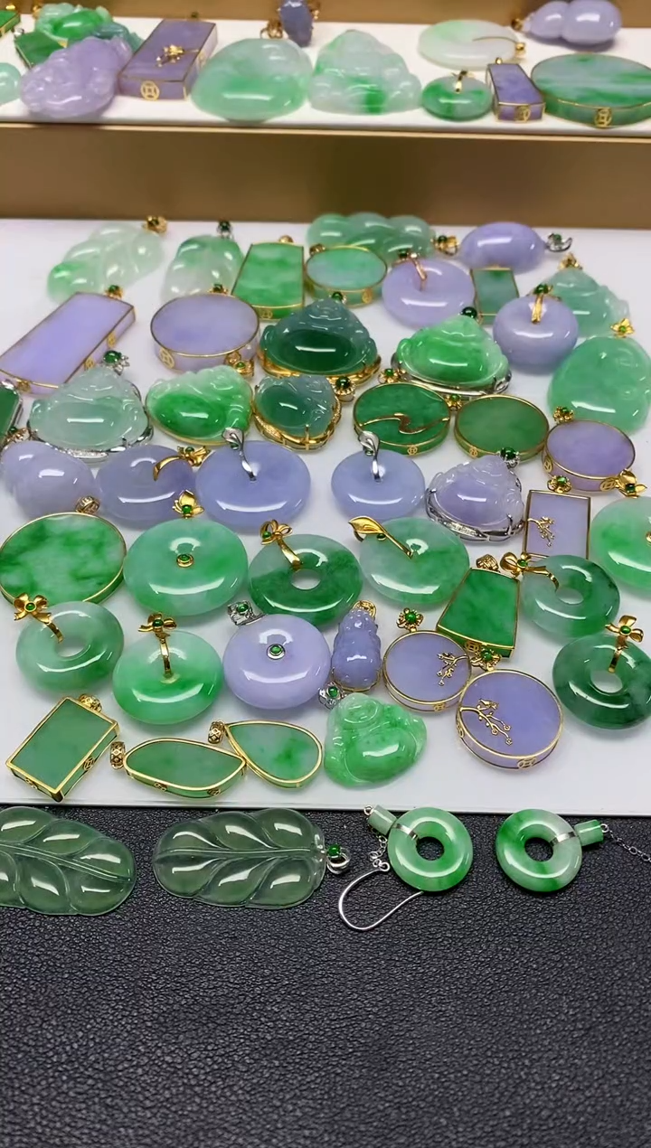 【闪购商品】翡翠吊坠(不含链)18K金镶嵌叶子