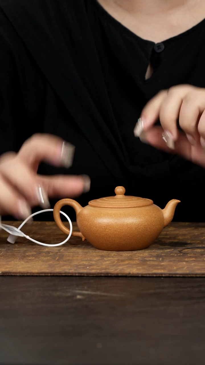 茶壶紫砂传香黄降坡150cc