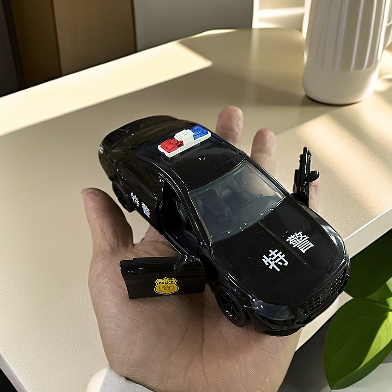 开门特警车玩具一只.电池自换.塑料款.以直播间为准