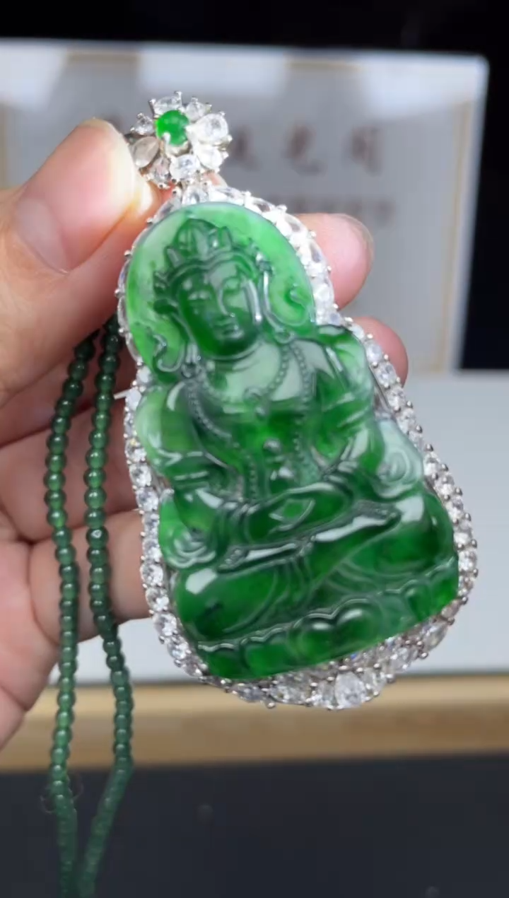 【闪购商品】翡翠颈饰未镶嵌      *146