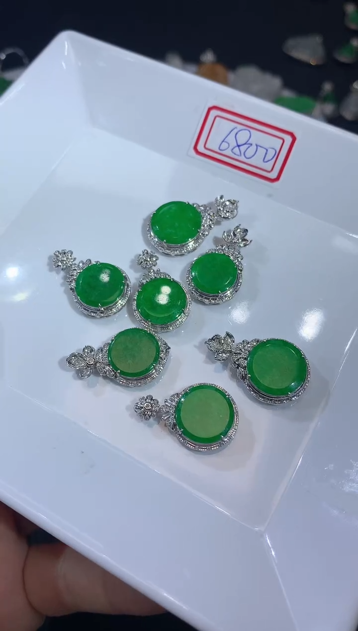 翡翠18K金镶嵌吊坠(不含链)A1 多样性发货一件