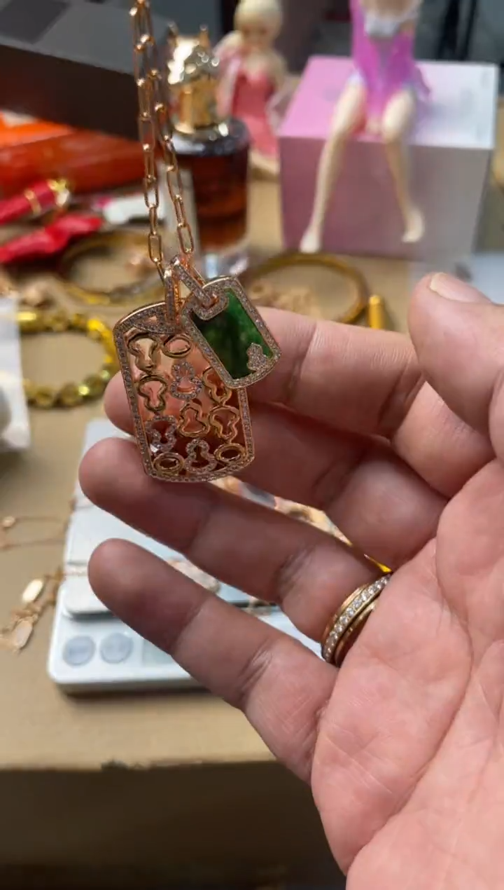 瓷片嘉荣当康大姐fu的总铺