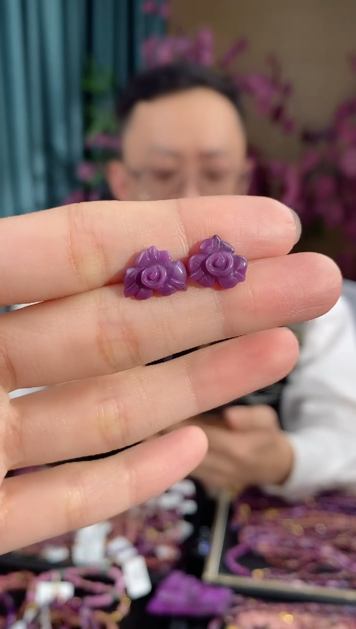【闪购商品】苏纪石（舒俱来）耳钉18K金镶嵌913