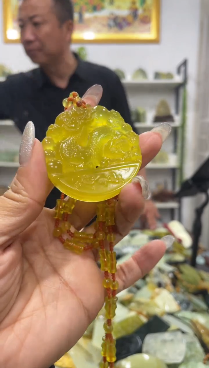岫玉未镶嵌吊坠               