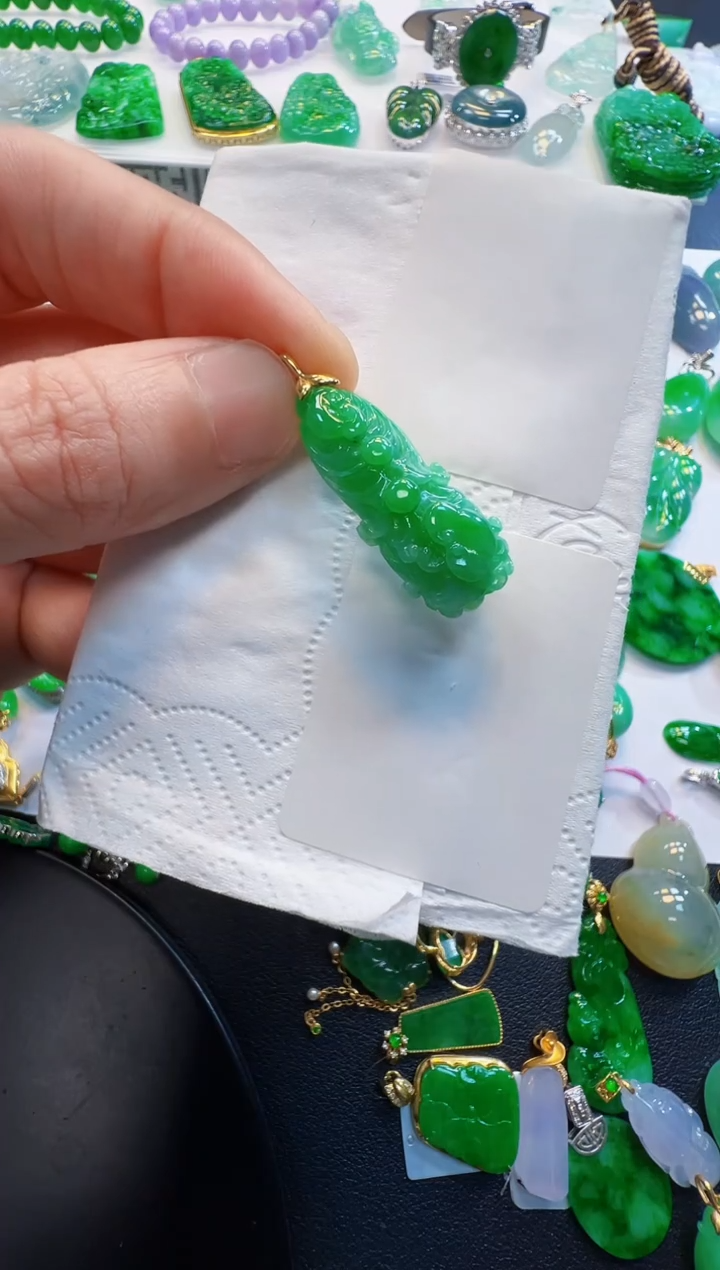 翡翠18K金镶嵌吊坠(不含链)1000