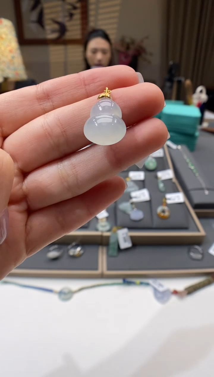 【闪购商品】翡翠颈饰18K金镶嵌葫芦