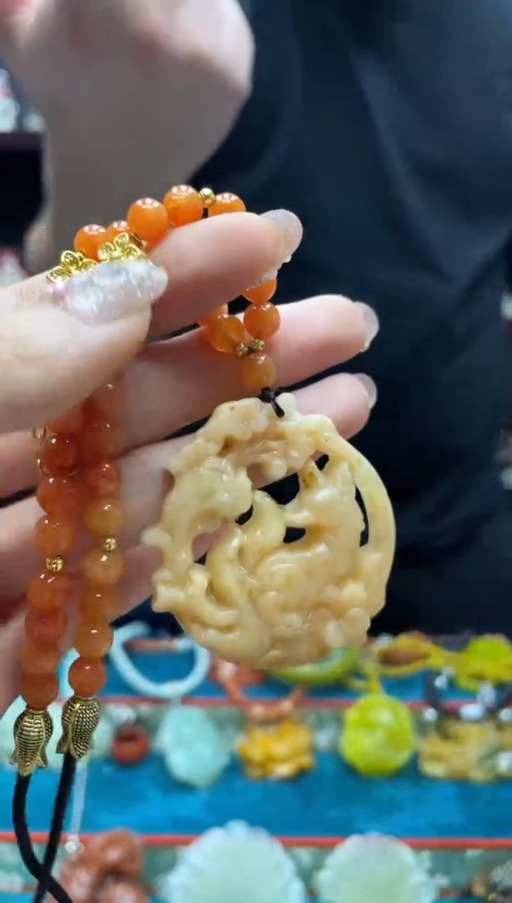 未镶嵌岫玉吊坠·