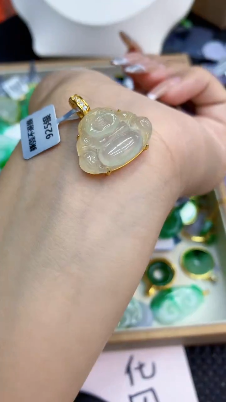 颈饰未镶嵌翡翠1