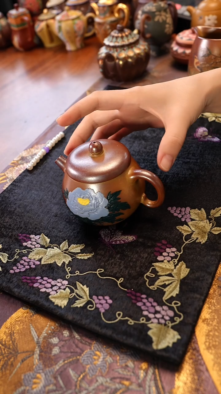 紫砂茶宠蓝色妖姬汉瓦