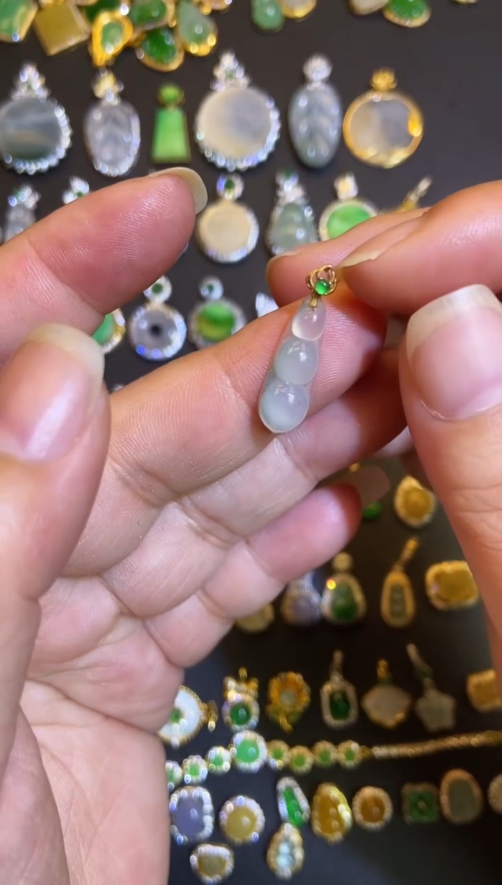 吊坠(不含链)18K金镶嵌翡翠1