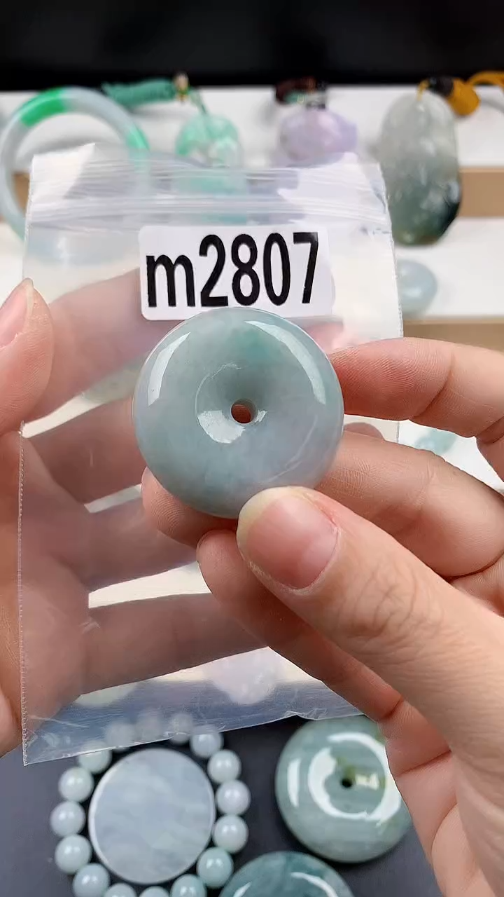 颈饰未镶嵌翡翠天然翡翠吊坠挂件