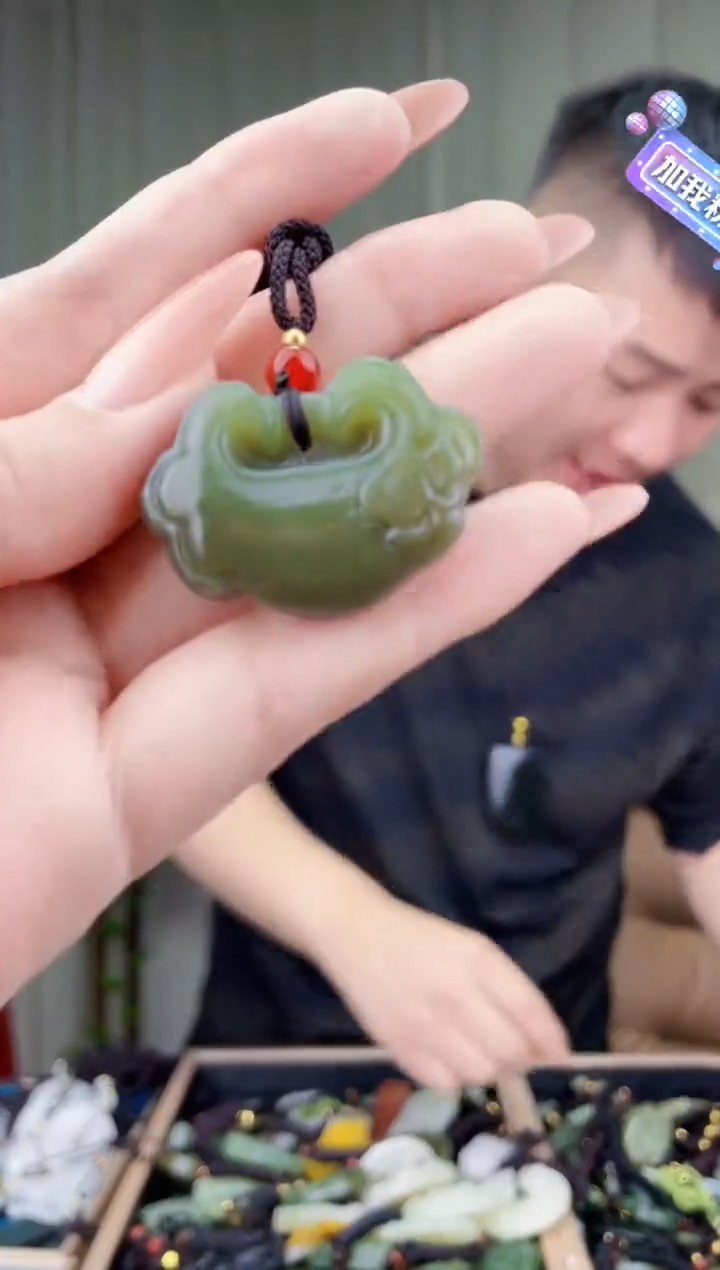 未镶嵌和田玉挂件拍一发一，多样性发货！