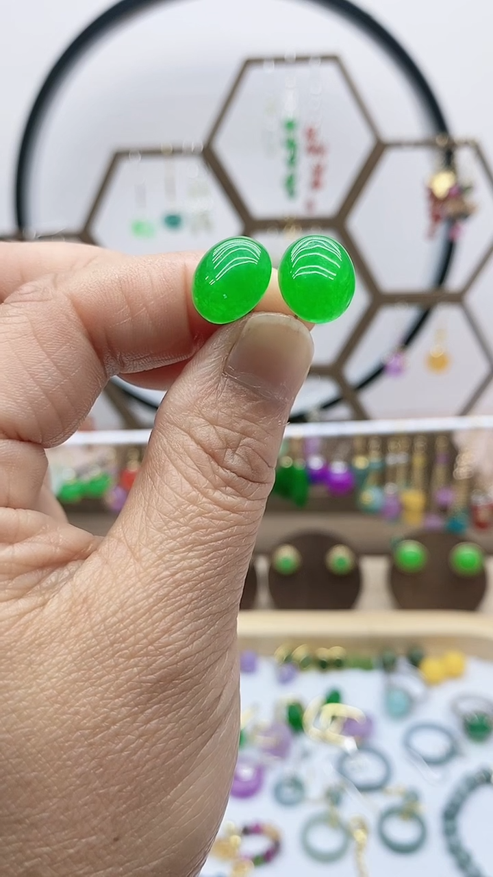 未镶嵌石英质玉（天山翠）耳饰590