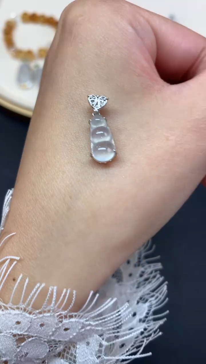 【闪购商品】翡翠吊坠(不含链)18K金镶嵌A418|980