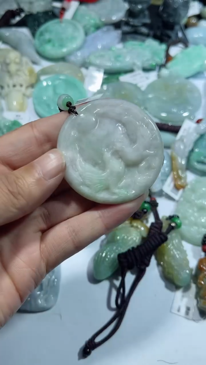 【闪购商品】翡翠颈饰未镶嵌00010238