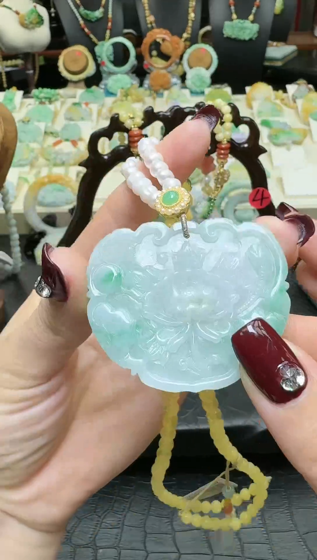 【闪购商品】翡翠颈饰未镶嵌天然翡翠如意锁