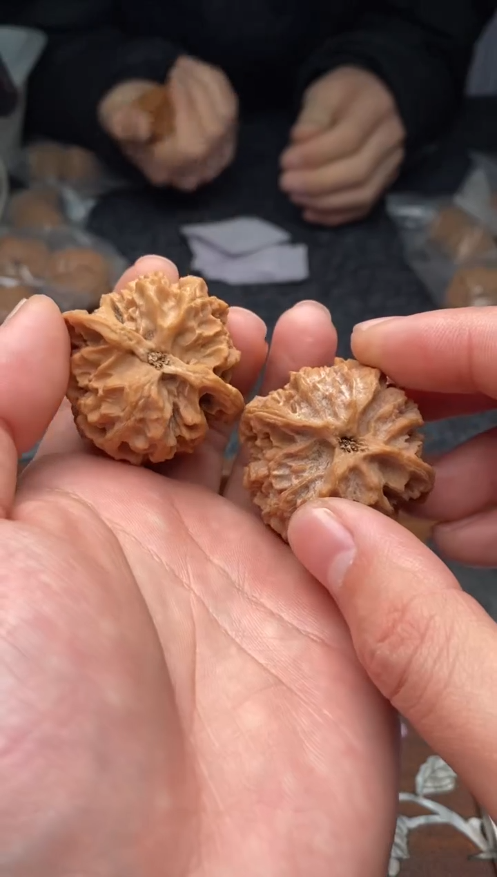 【闪购商品】文玩核桃把件G141号40尺苹果