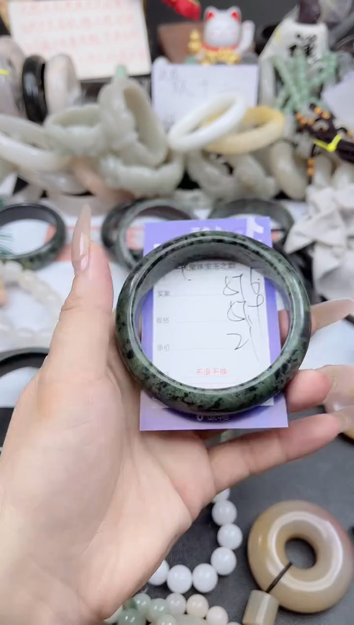 未镶嵌手镯石英质玉576
