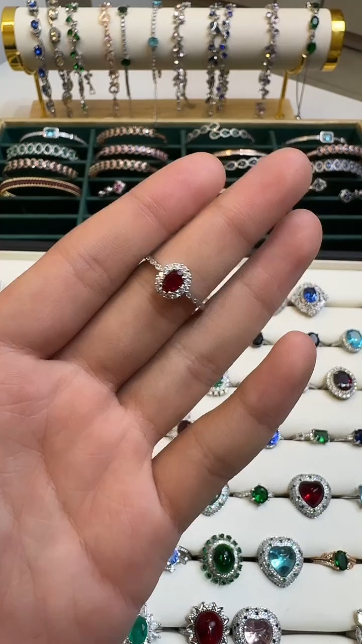 未镶嵌戒指红宝石红宝石戒指