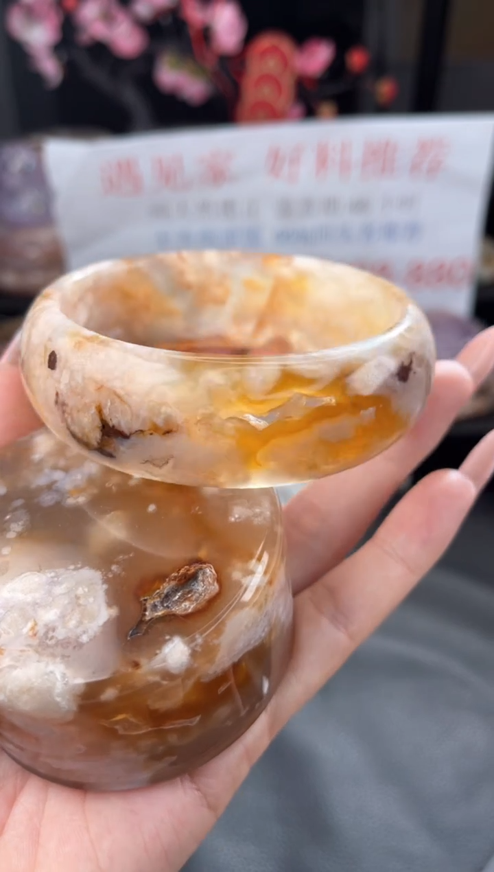 【闪购商品】石英质玉手镯未镶嵌65