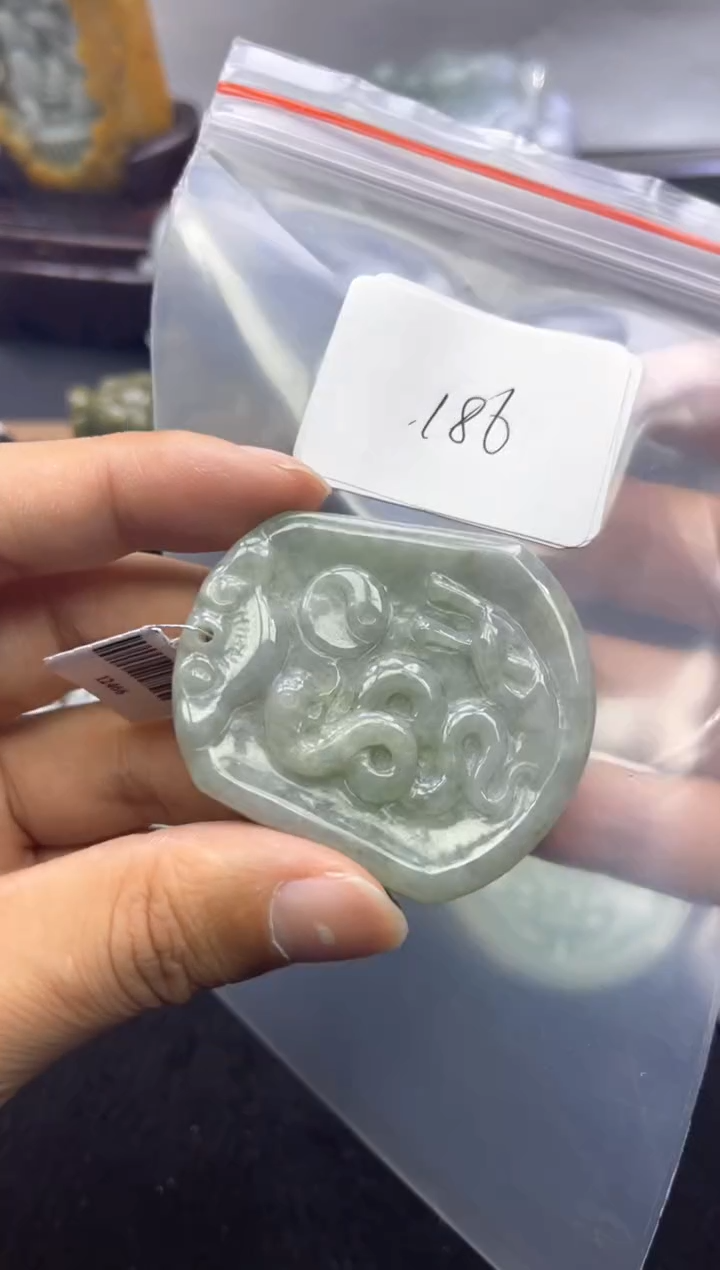 【闪购商品】翡翠颈饰未镶嵌00000186