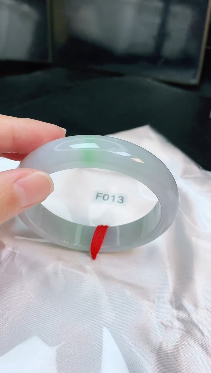 【闪购商品】翡翠手镯未镶嵌缅甸天然A货翡翠手镯