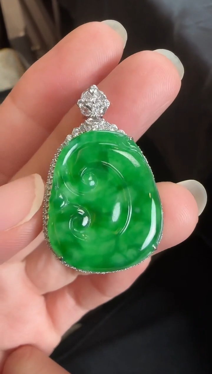 颈饰18K金镶嵌翡翠527如意一个