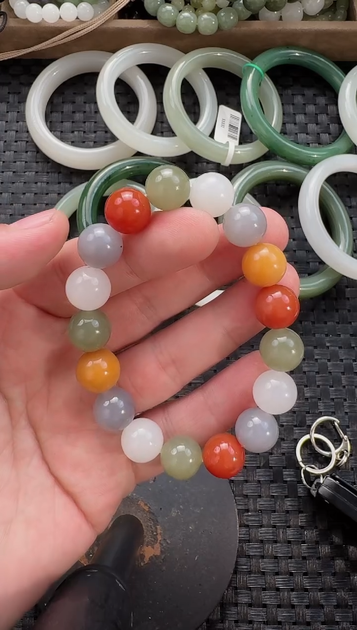 颈饰未镶嵌和田玉12mm多宝手串