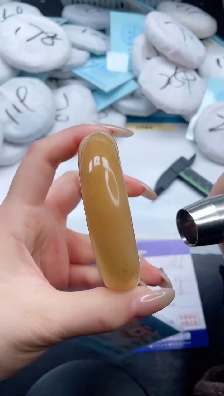 【闪购商品】石英质玉手镯未镶嵌5-V146-60