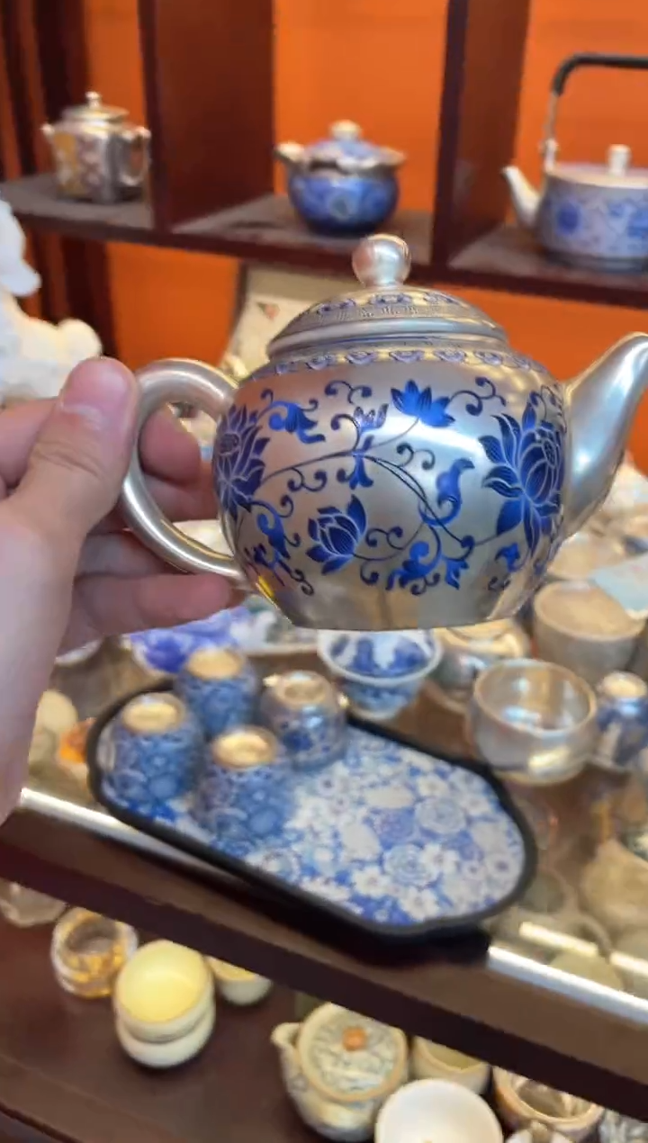 【闪购商品】@@@@@@@@@@@@@@缠枝莲银壶