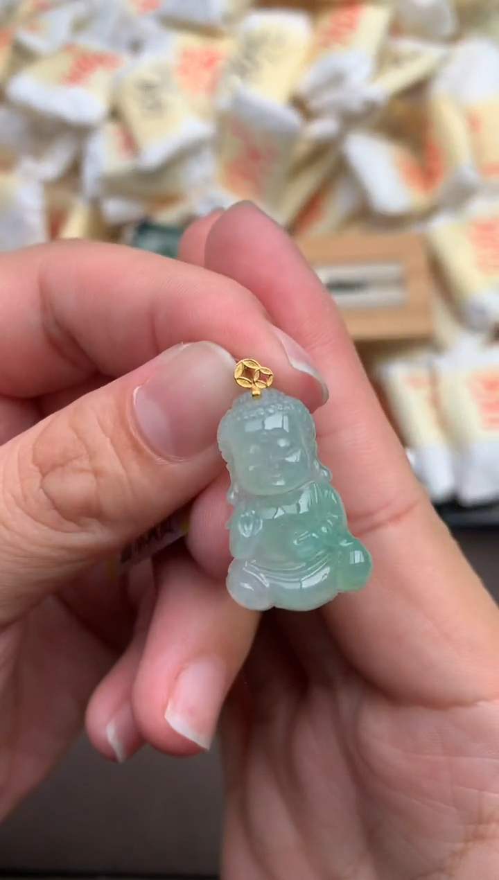 翡翠挂件18K金镶嵌—