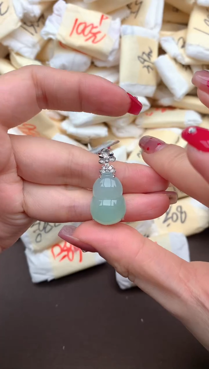 【闪购商品】翡翠挂件18K金镶嵌一 