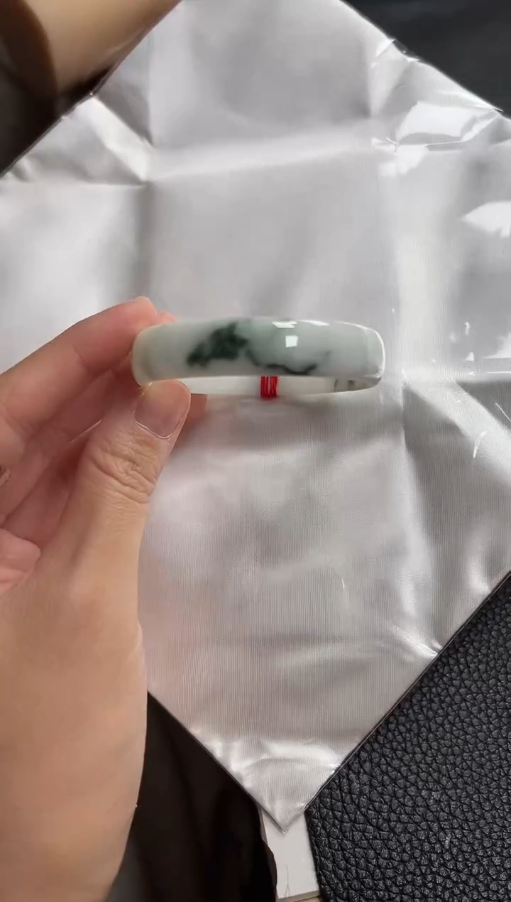 未镶嵌手镯翡翠圈口53白底飘花
