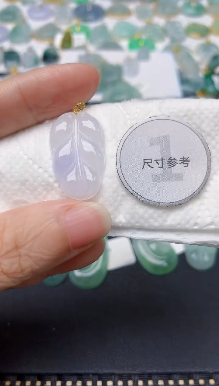 翡翠18K金镶嵌颈饰天然缅甸A货翡翠