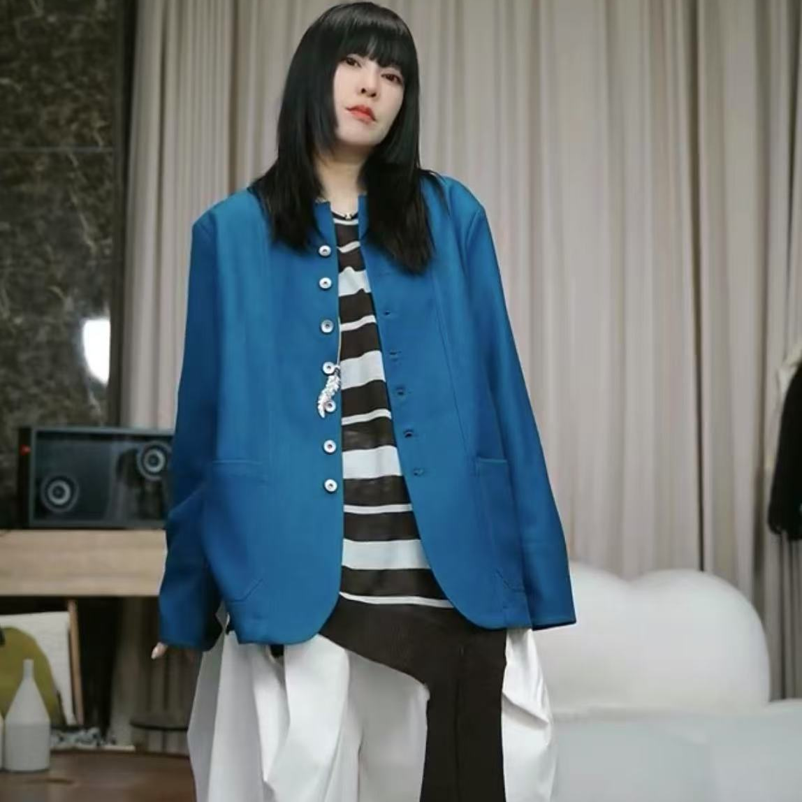 infobyfive2025春季新款蓝色扣子无领西装外套NF0502188