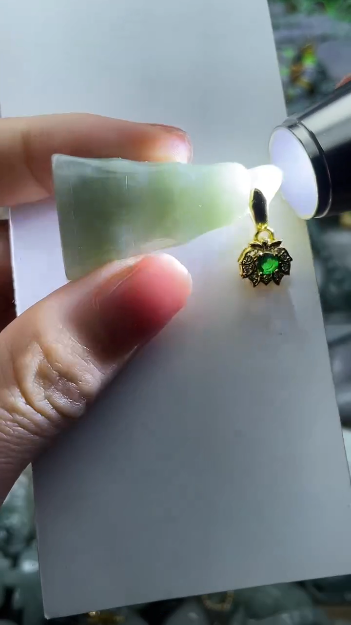 颈饰未镶嵌翡翠1