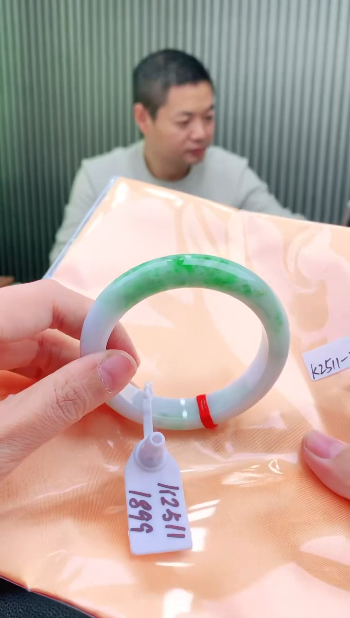 未镶嵌手镯翡翠111