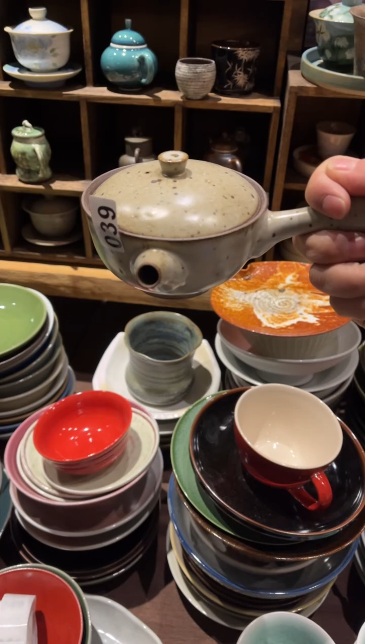 【闪购商品】瓷片39灰色手工侧把壶1个