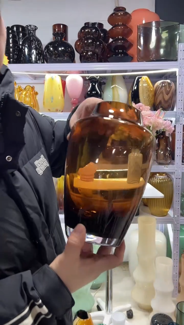 琥珀色花瓶微瑕介意勿拍