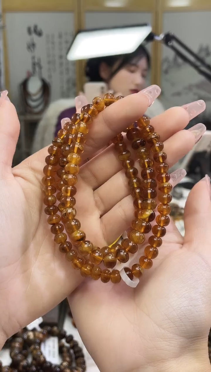 【闪购商品】琥珀裸石未镶嵌7+净水蜜108