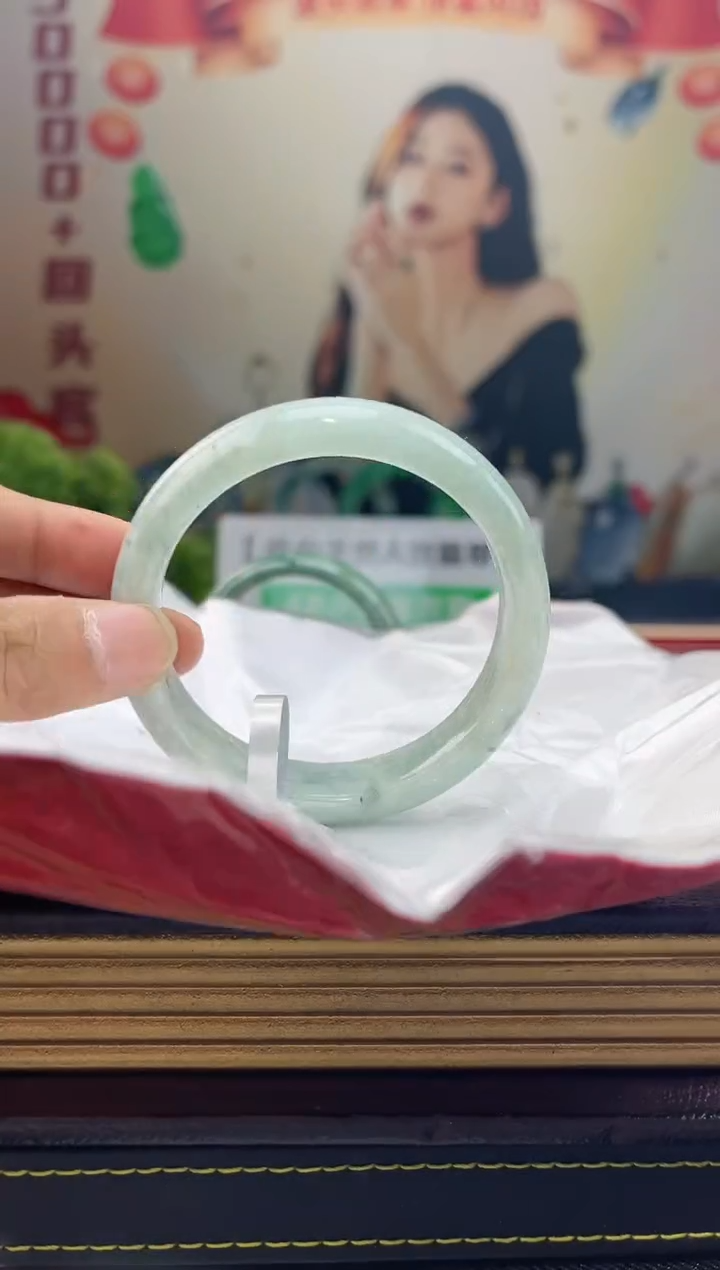 【闪购商品】翡翠手镯未镶嵌手镯1